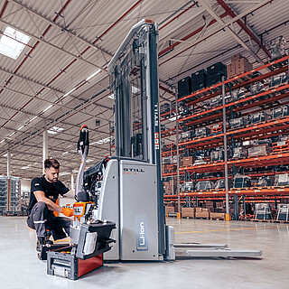 Minimalizáld a leállásokat a STILL Smart Service segítségével!